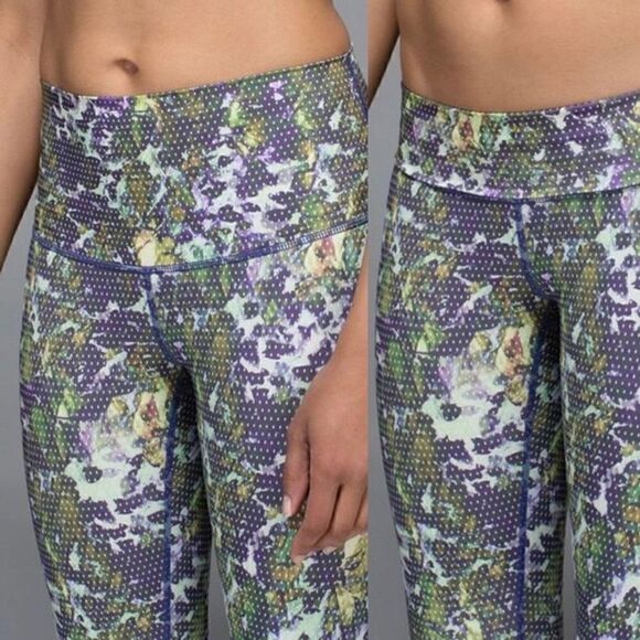 Lululemon High Rise Wunder Under Crop II Roll Down Floral Iris Print size 4 - Picture 12 of 12